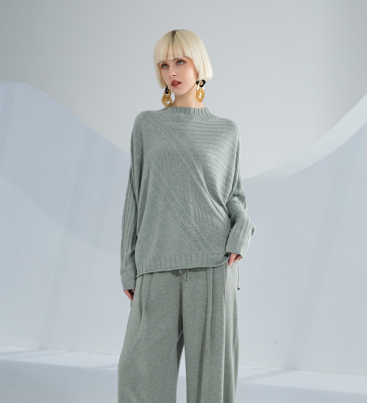 Style 22881, on a model, another colourway