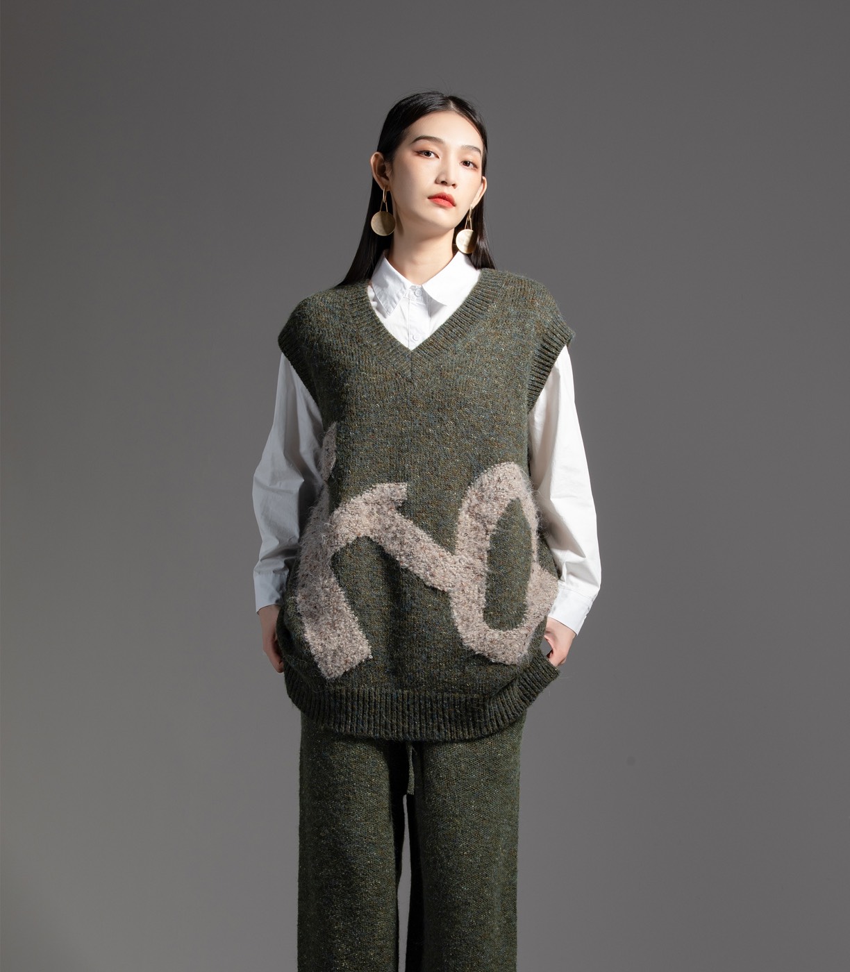 Style 22962, on a model, another colourway