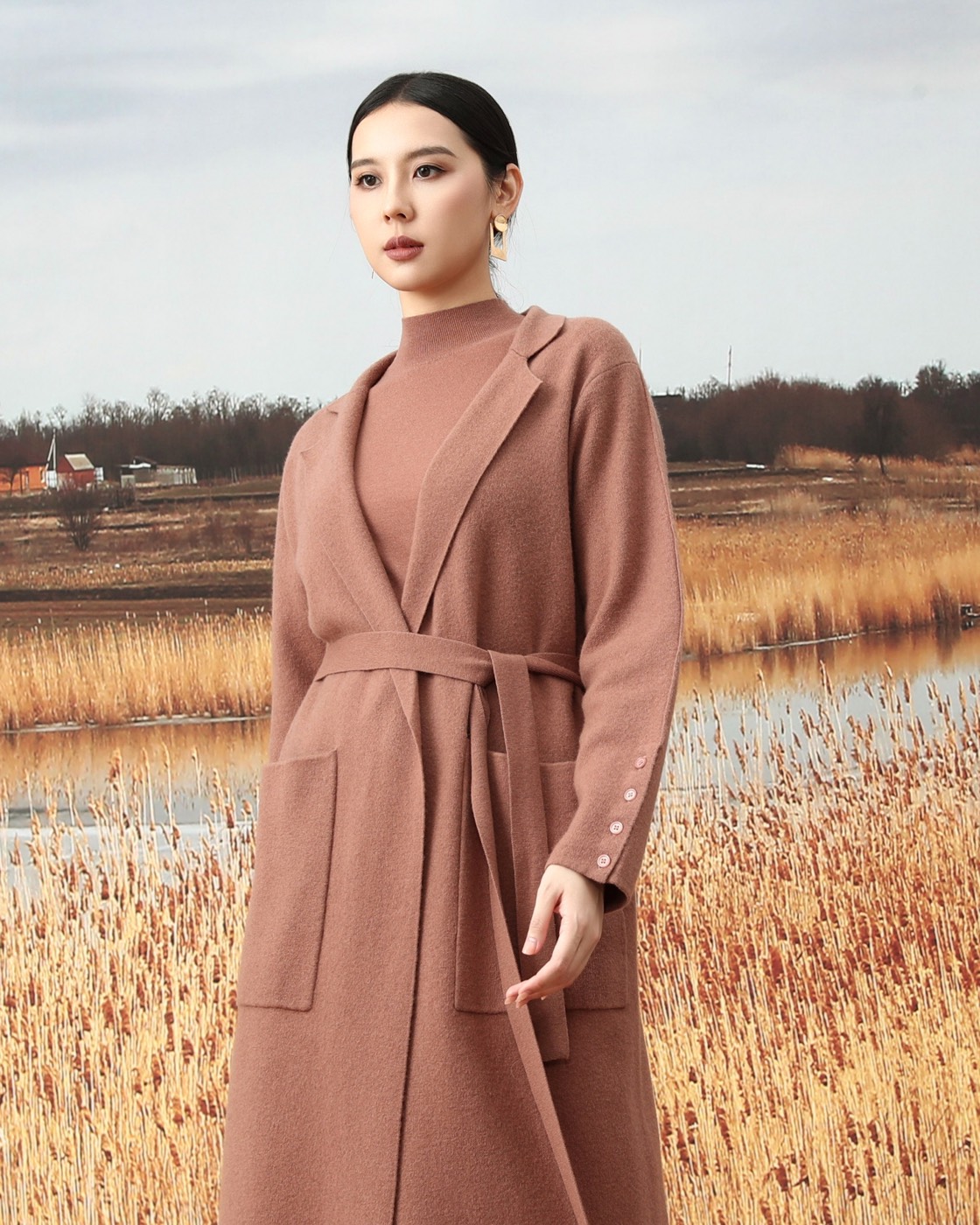 Style H51853, on a model, another colourway