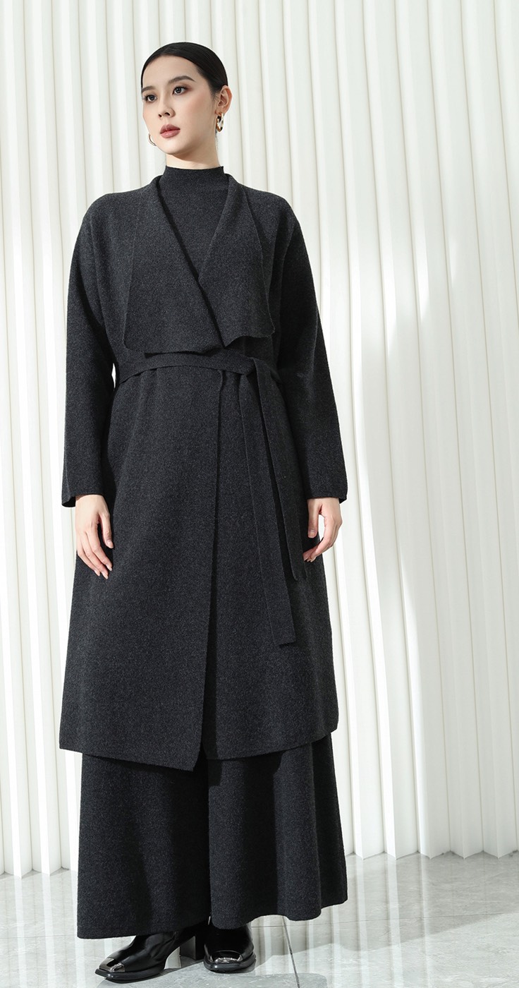 Style H51862, on a model, another colourway